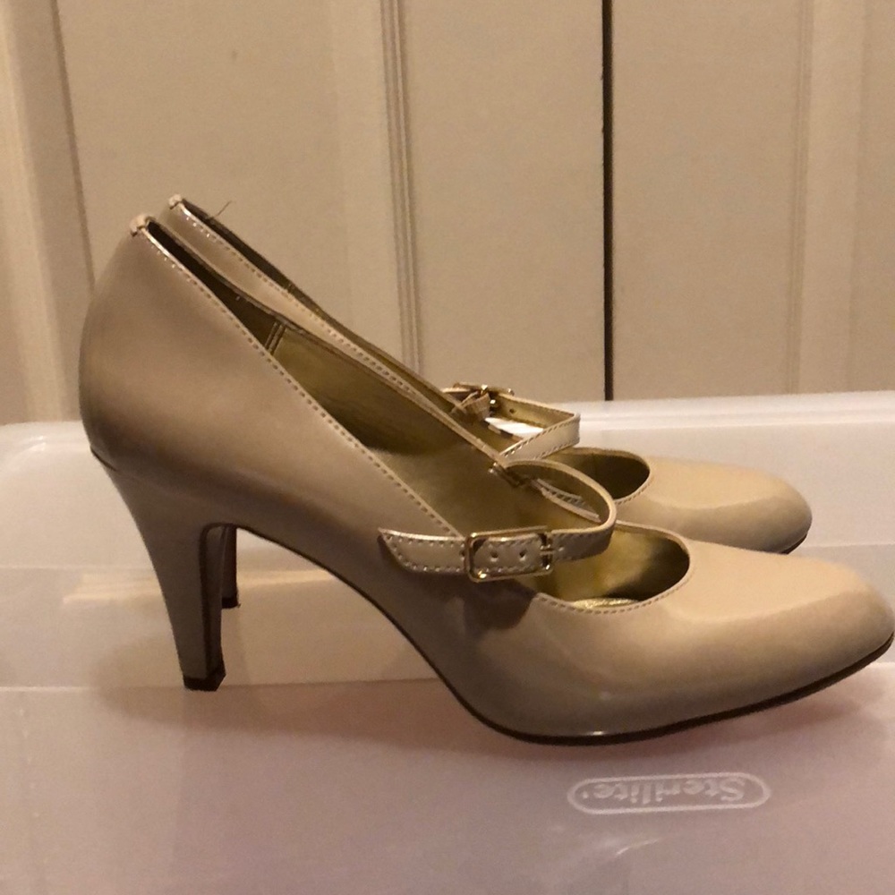 3 inch tan heels